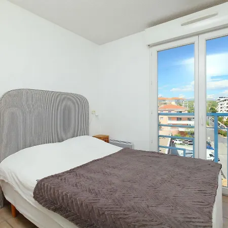 Le Grand Large By Interhome * ז'ואן-לה-פינס